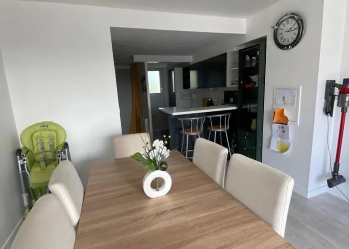 Duplex With Balcony And Close To The Sea